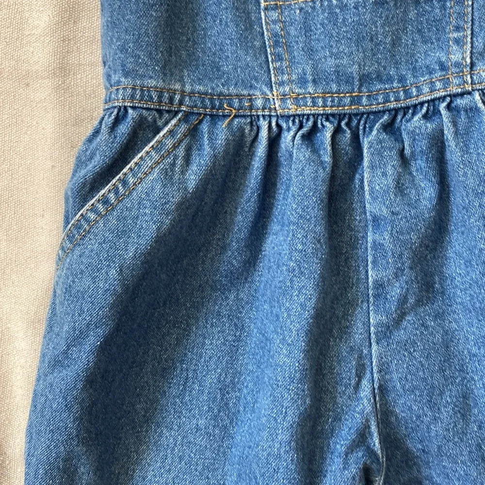 Vintage adorable gathered